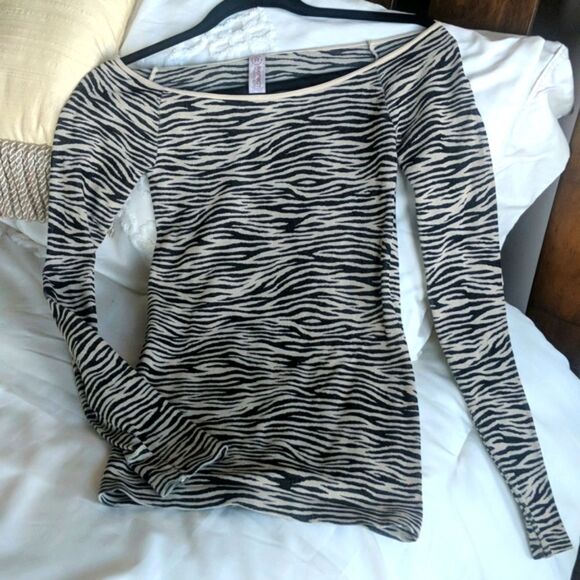 Repeat Possessions Super Skinny Animal Print Form Fitting Top Size S - Picture 2 of 6